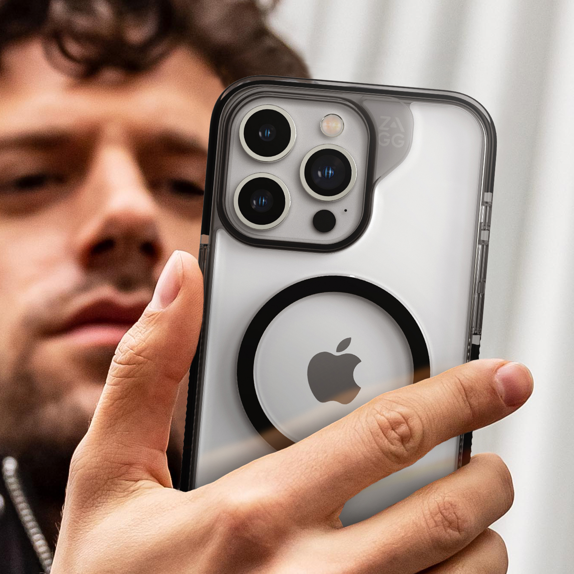 Santa Cruz Snap for MagSafe with Stand Apple iPhone 15 Pro Max